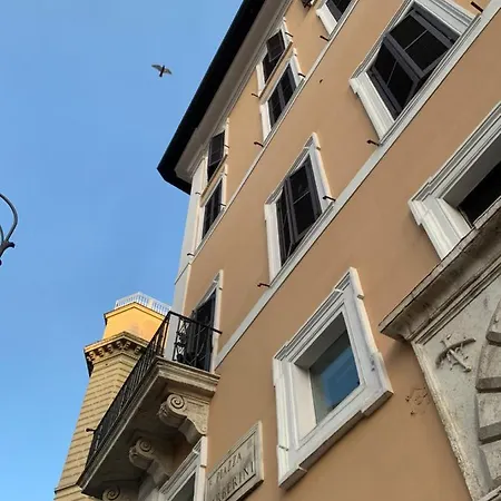 阿蒂斯巴贝里尼套房旅馆